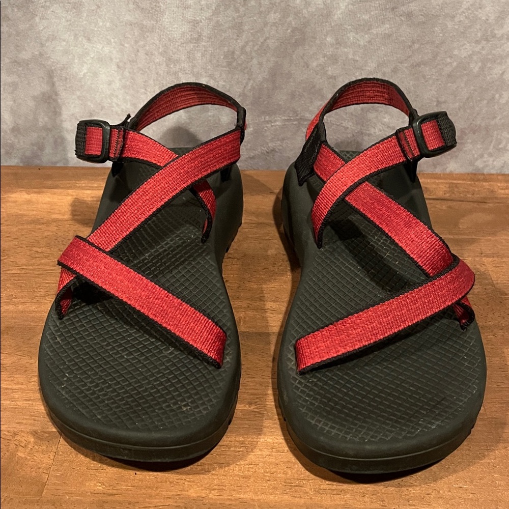Chaco Red and Black Strappy Sandals women’s size 12 / men’s 10 - Picture 2 of 8